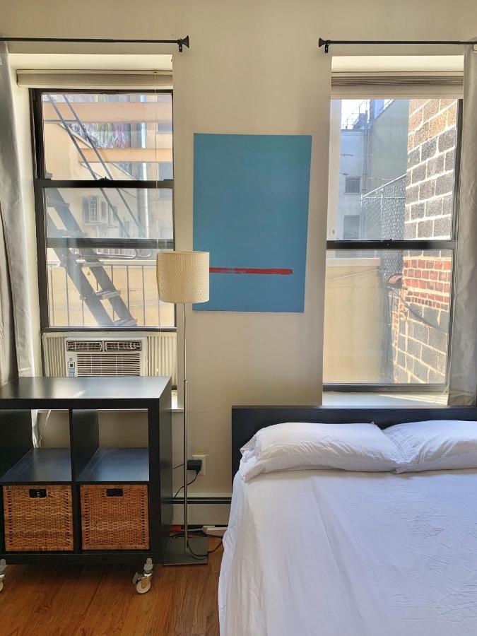 2 Bedroom Lower East Side Appartement *