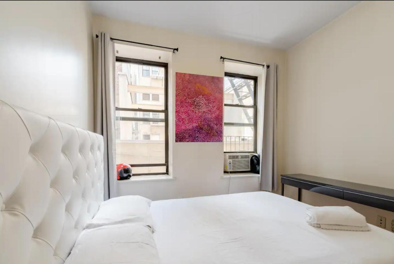 2 Bedroom Lower East Side Appartement *